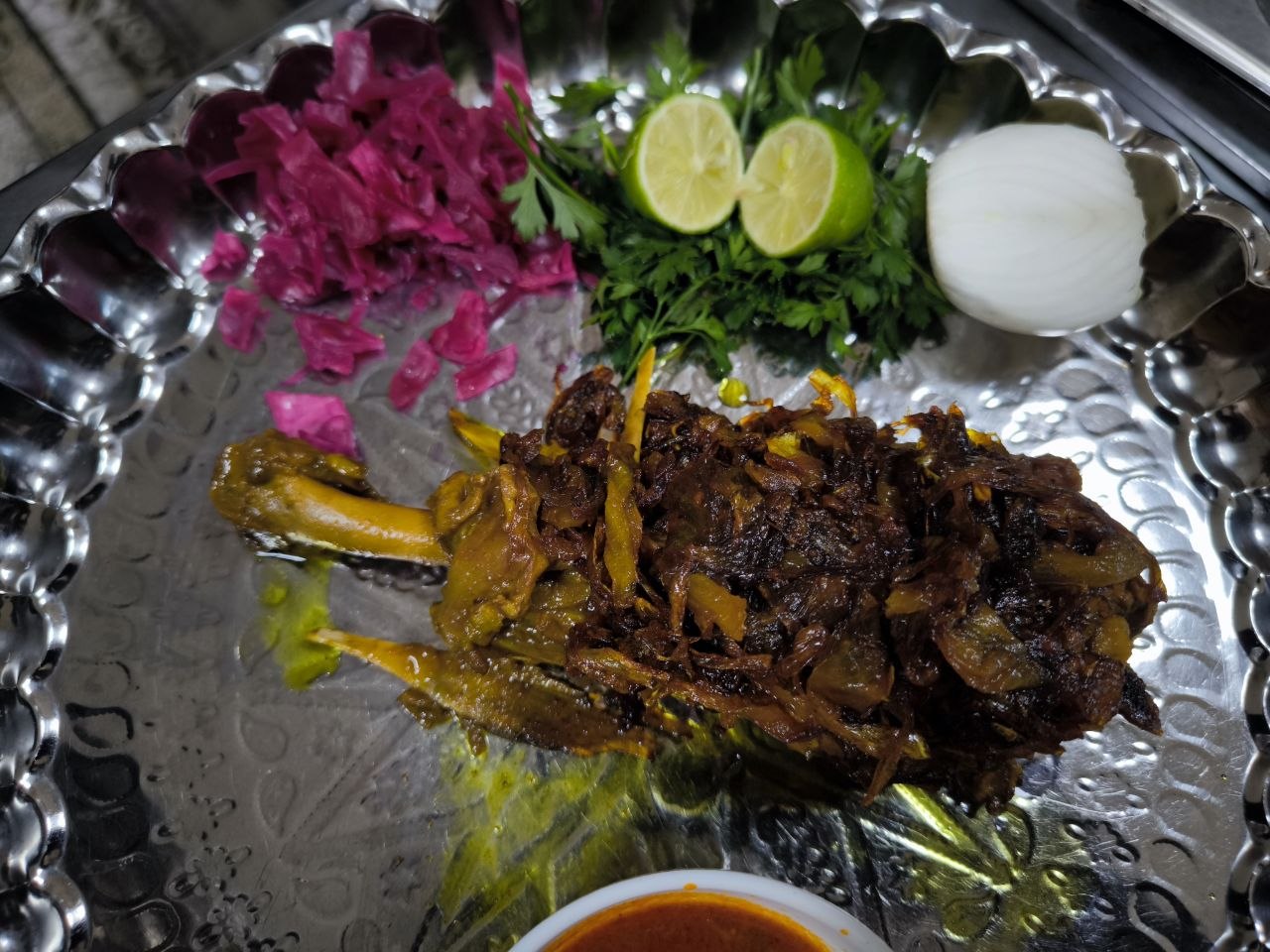 گردن سرو شده